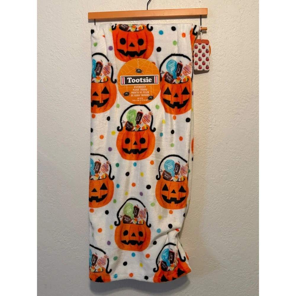 Tootsie Roll Halloween Oversized Plush Throw Blanket Pumpkin Candy 60x70